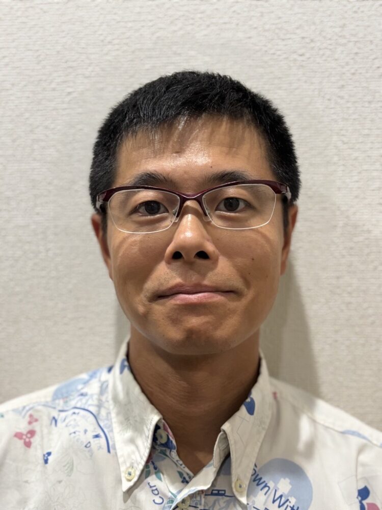 上中 理史 氏